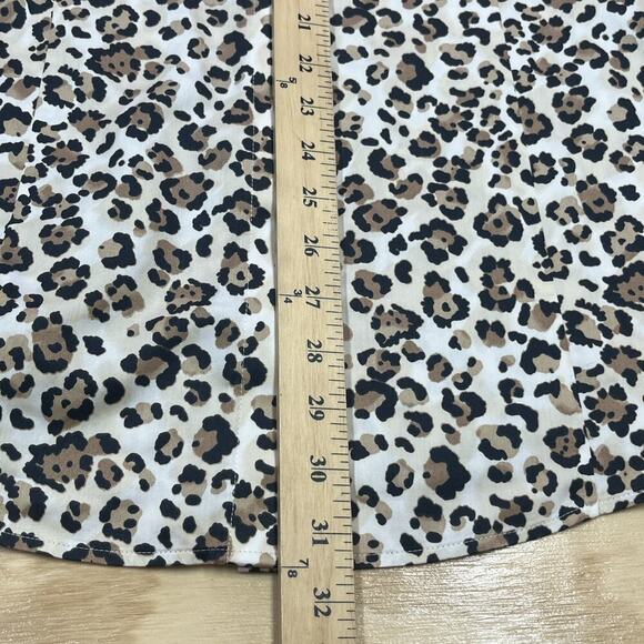 Chico's Animal Print No Iron Button Up Shirt Blouse Size 2 12/14 Mob Wife - Picture 11 of 12